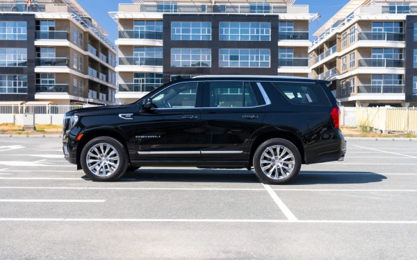  Black GMC Yukon Denali Photo 