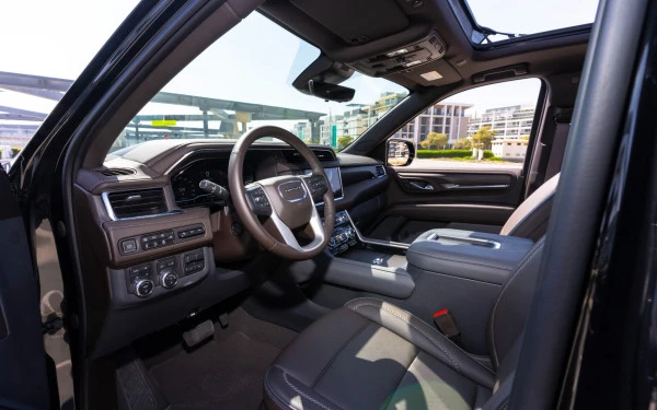  Black GMC Yukon Denali Photo 