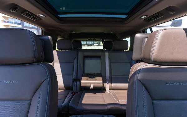  Black GMC Yukon Denali Photo 