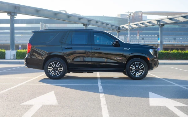  Black GMC Yukon AT4 Photo 