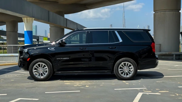  Black GMC Yukon Photo 