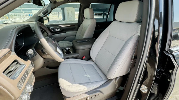  Black GMC Yukon Photo 