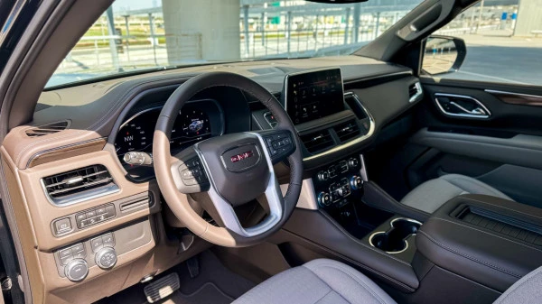  Black GMC Yukon Photo 