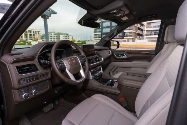  Black GMC Yukon Photo 