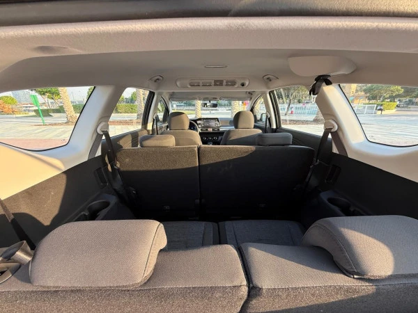  Black Hyundai Stargazer Photo 