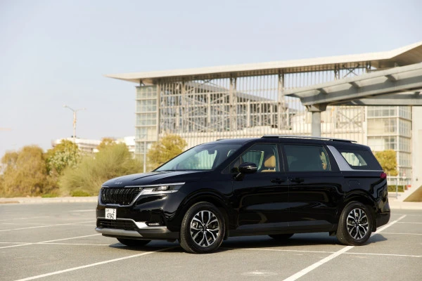  Black KIA Carnival Photo 