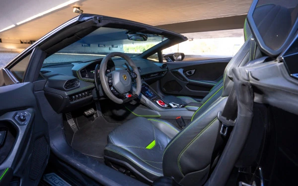  Black Lamborghini Evo Spyder Photo 