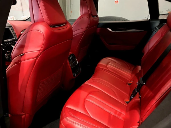  Black Maserati Levante Photo 