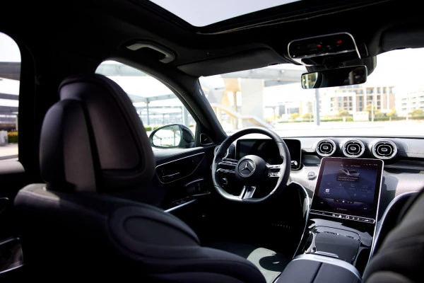  Black Mercedes C200 Photo 