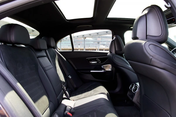  Black Mercedes C200 Photo 