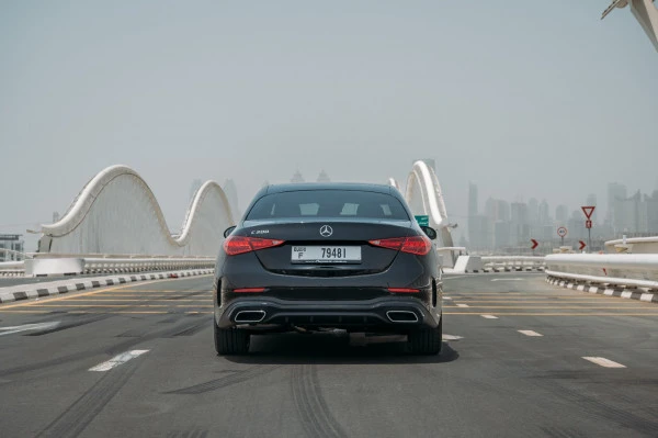  Black Mercedes C200 Photo 