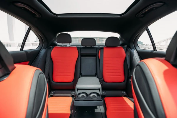  Black Mercedes C200 Photo 