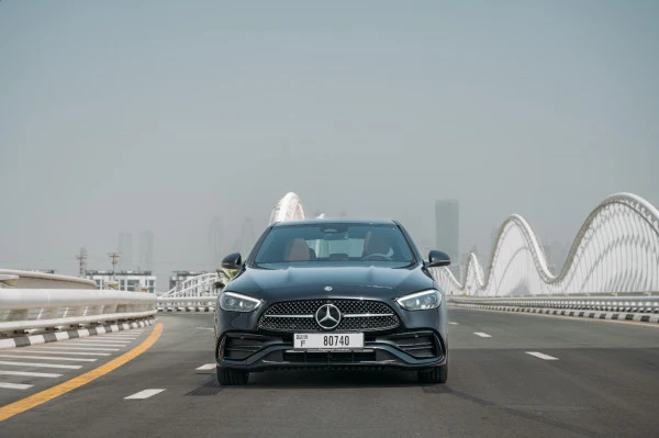  Black Mercedes C200 Photo 