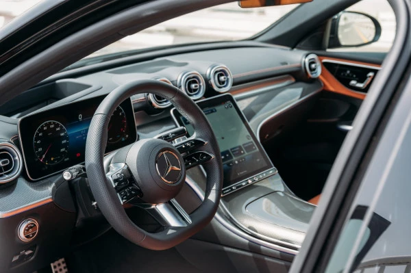  Black Mercedes C200 Photo 