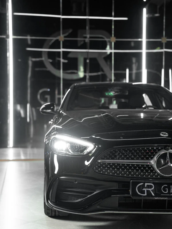  Black Mercedes C200 Photo 