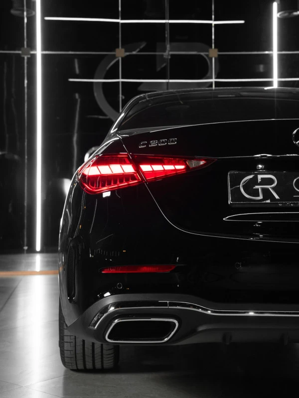  Black Mercedes C200 Photo 