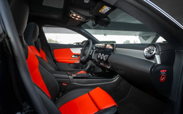  Black Mercedes CLA200 Photo 