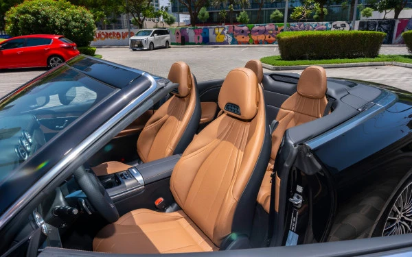  Black Mercedes CLE 200 AMG cabriolet/convertible Photo 