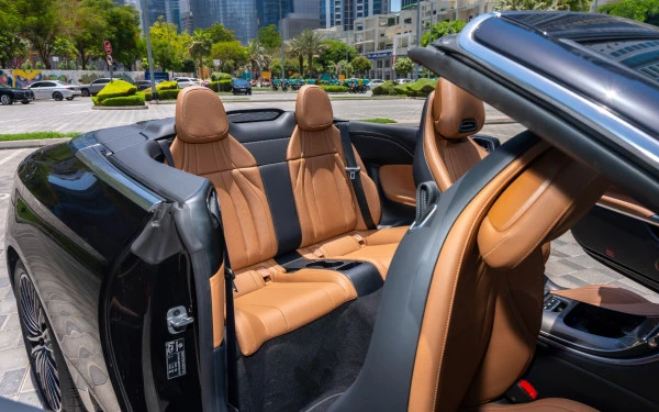  Black Mercedes CLE 200 AMG cabriolet/convertible Photo 