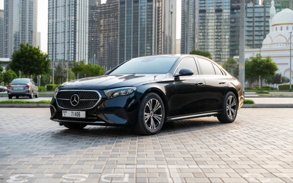  Black Mercedes E200 Photo 