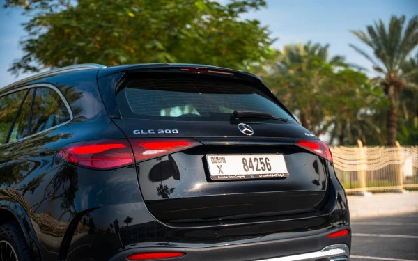  Black Mercedes GLC 200 SUV Photo 