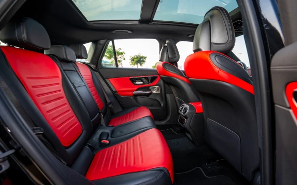  Black Mercedes GLC 200 SUV Photo 