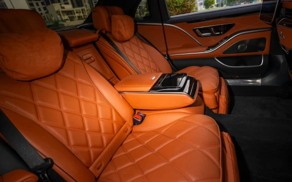  Black Mercedes Maybach S580 Photo 