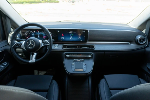  Black Mercedes V300 Avantgarde Extra Long Photo 