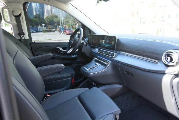  Black Mercedes V300 Avantgarde Extra Long Photo 