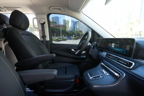  Black Mercedes V300 Avantgarde Extra Long Photo 