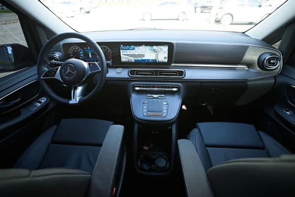  Black Mercedes V300 Avantgarde Extra Long Photo 