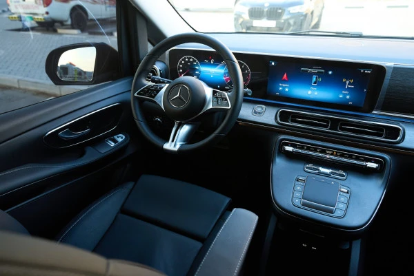  Black Mercedes V300 Avantgarde Extra Long Photo 