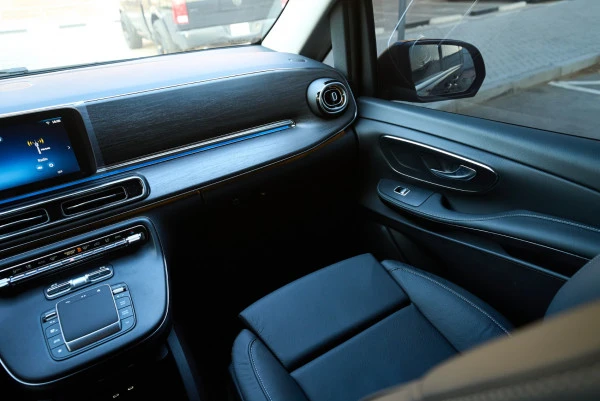  Black Mercedes V300 Avantgarde Extra Long Photo 