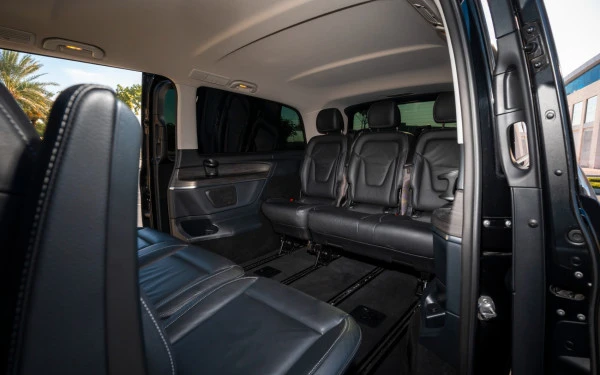  Black Mercedes V300 Avantgarde Extra Long Photo 