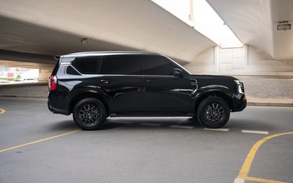  Black Nissan Patrol Platinum V6 Photo 