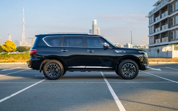  Black Nissan Patrol V6 Photo 