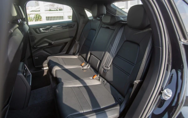  Black Porsche Cayenne coupe Photo 