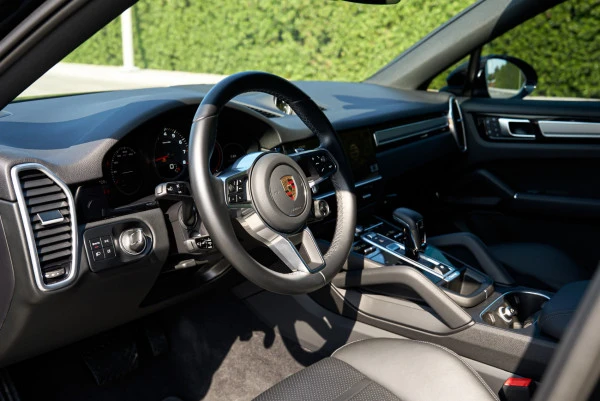  Black Porsche Cayenne coupe Photo 