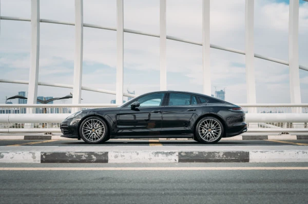  Black Porsche Panamera Photo 