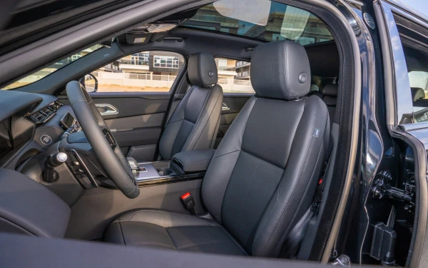  Black Range Rover Velar Photo 
