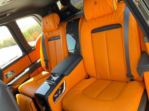  Black Rolls Royce Cullinan Black Badge Photo 