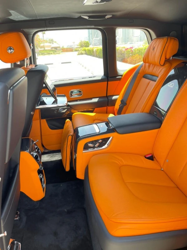  Black Rolls Royce Cullinan Black Badge Photo 