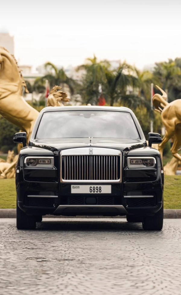  Black Rolls Royce Cullinan Photo 