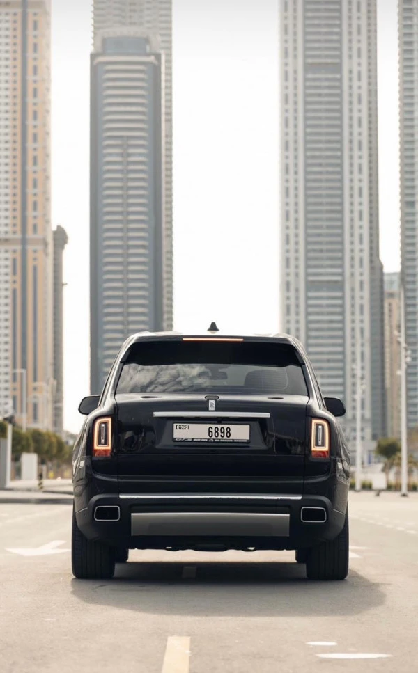  Black Rolls Royce Cullinan Photo 