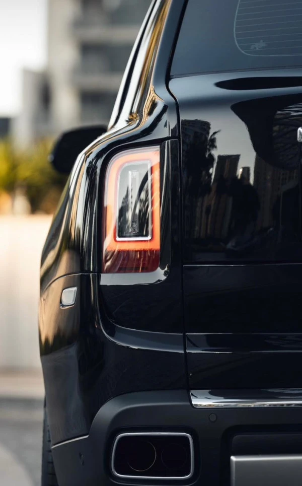  Black Rolls Royce Cullinan Photo 