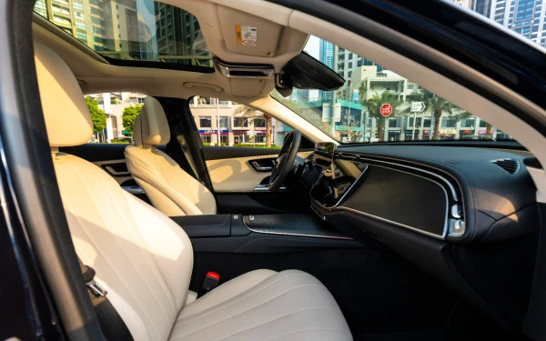  Blue Mercedes E200 Photo 