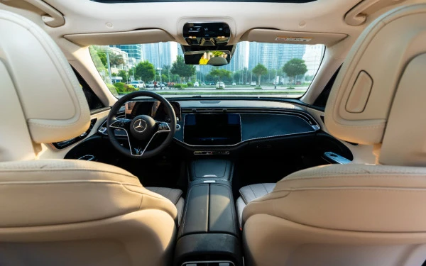  Blue Mercedes E200 Photo 