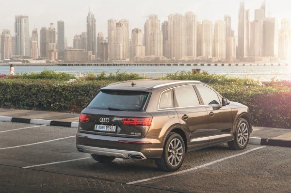  Brown Audi Q7 Photo 