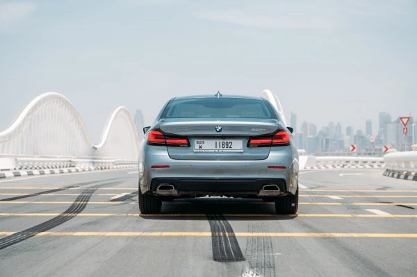  Dark Grey BMW 520i Photo 