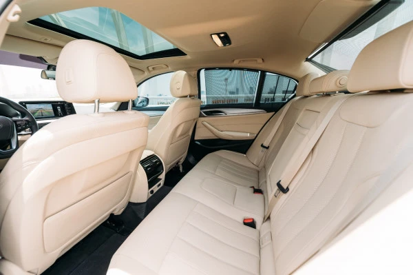  Dark Grey BMW 520i Photo 